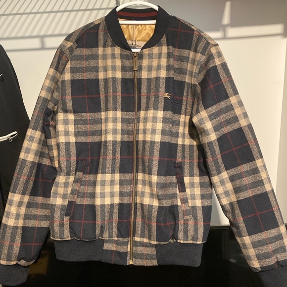 Medium Men’s Burberry zip-up coat